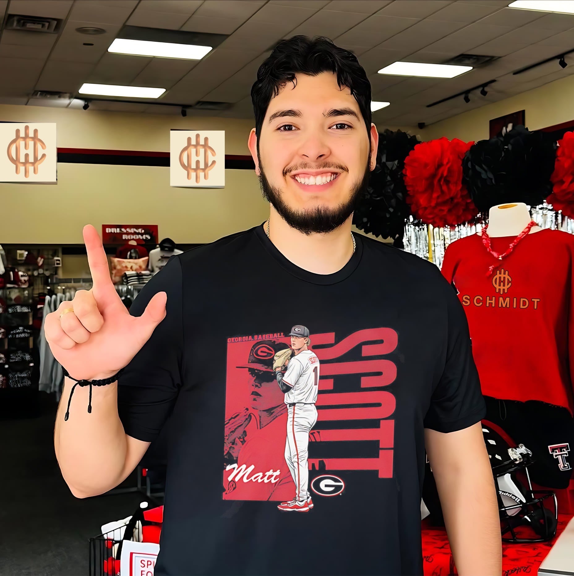 Georgia Bulldogs Matt Scott posing vintage shirt