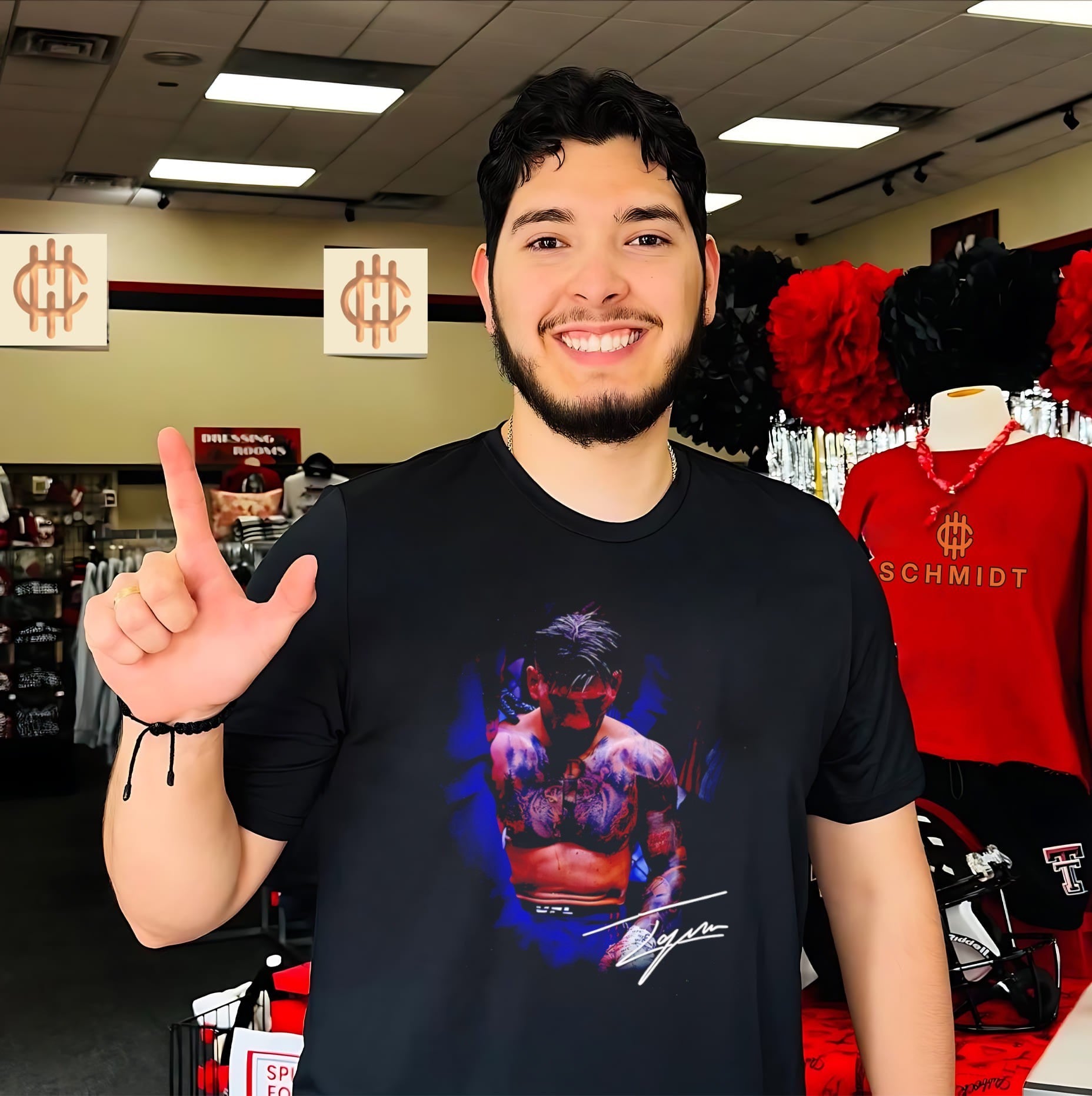 Ilia Topuria UFC signature potrait shirt
