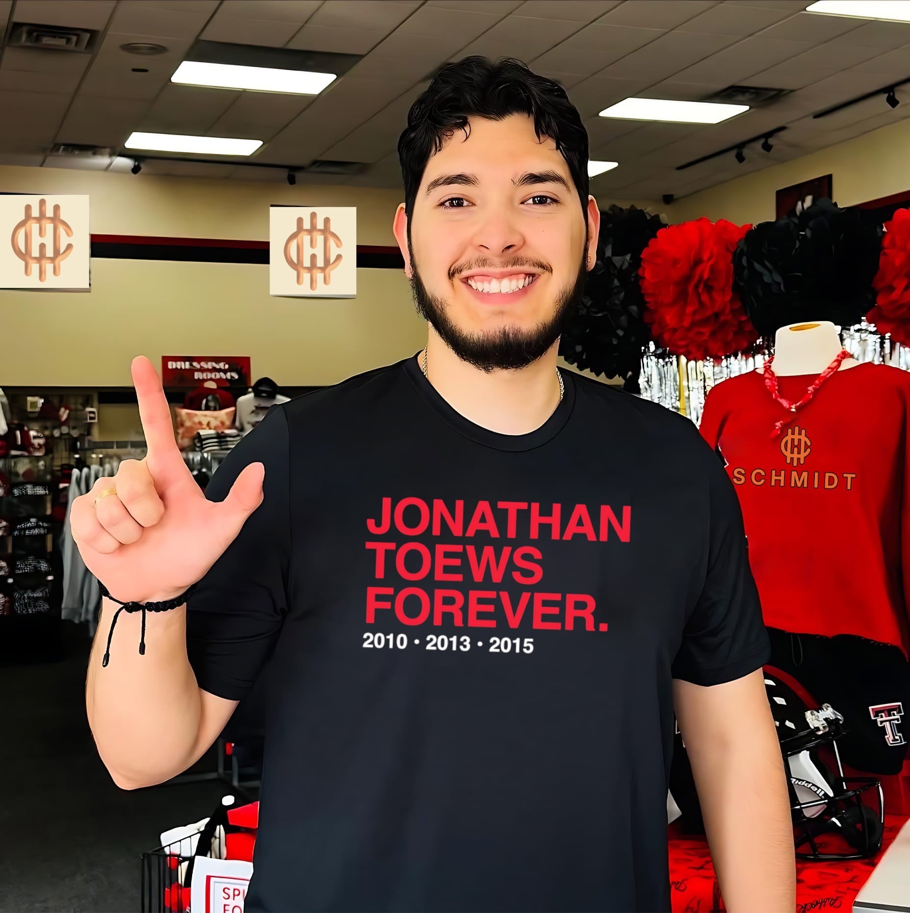 Jonathan Toews Forever 2010 2013 2015 Chicago Blackhawks shirt