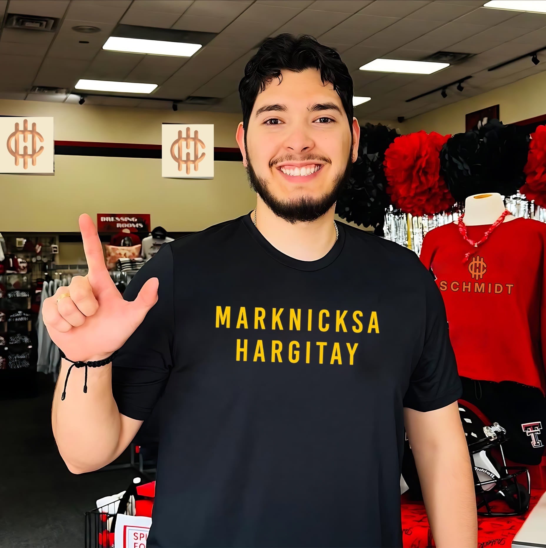 Marknicksa Hargitay Knicks Parade Pun shirt