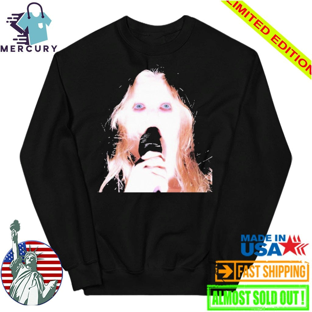 Audrey Hobert Shares New Tour Photo Shirt