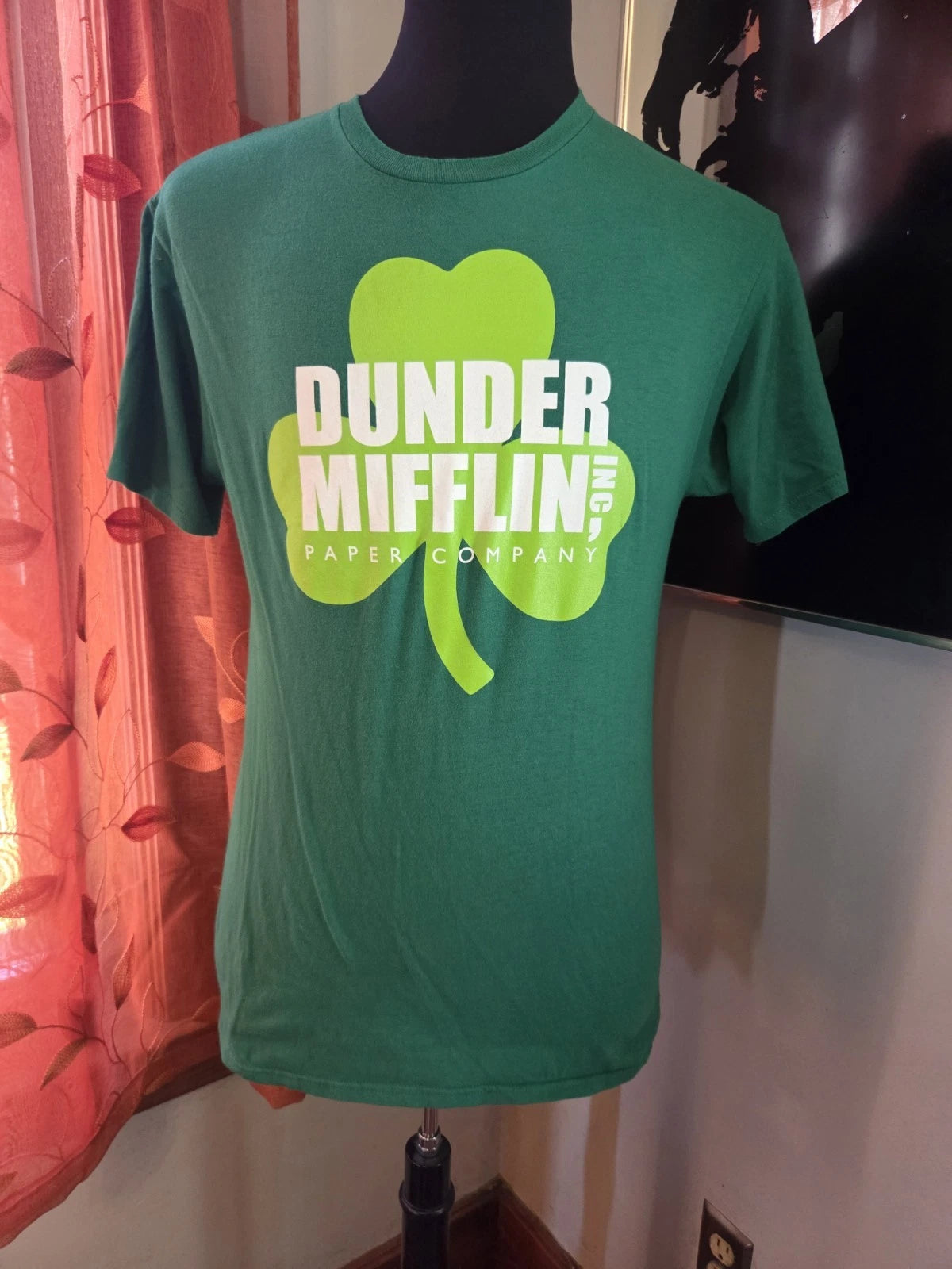 Dunder Mifflin The Office St. Patricks Day Mens Ripple Junction T-Shirt Sz M