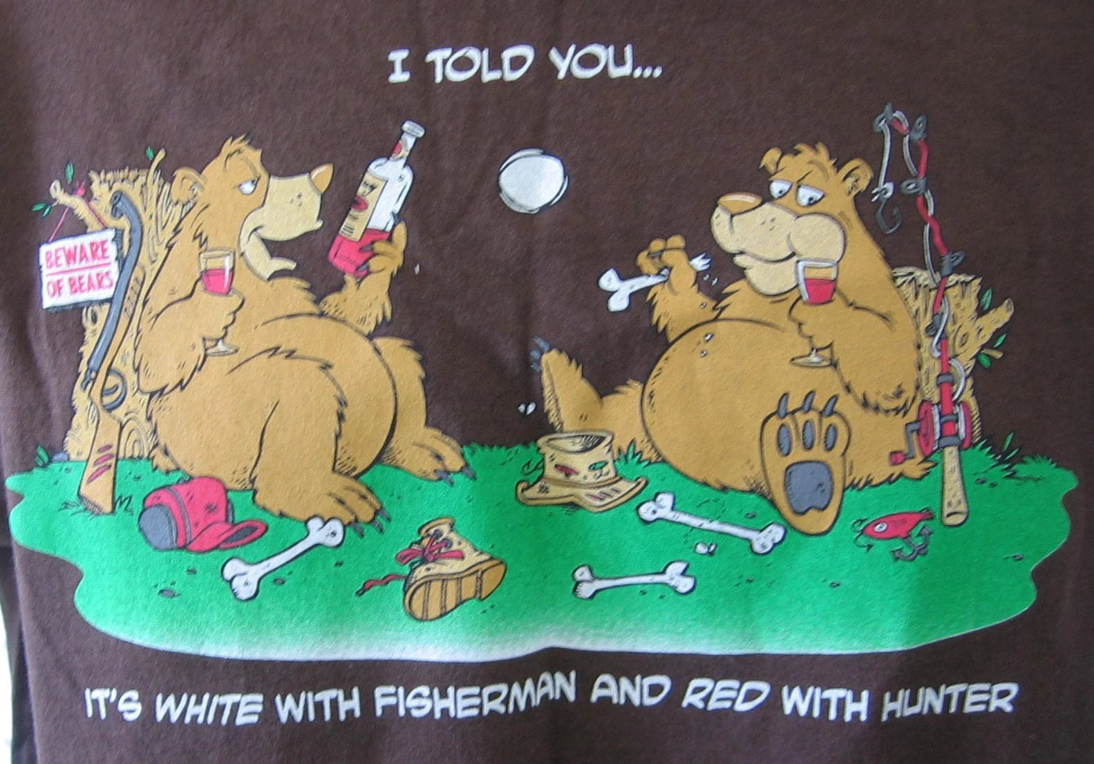 Bears Drinking Men's Medium T-Shirt Fishing Hunting Feasting Red White Wine
