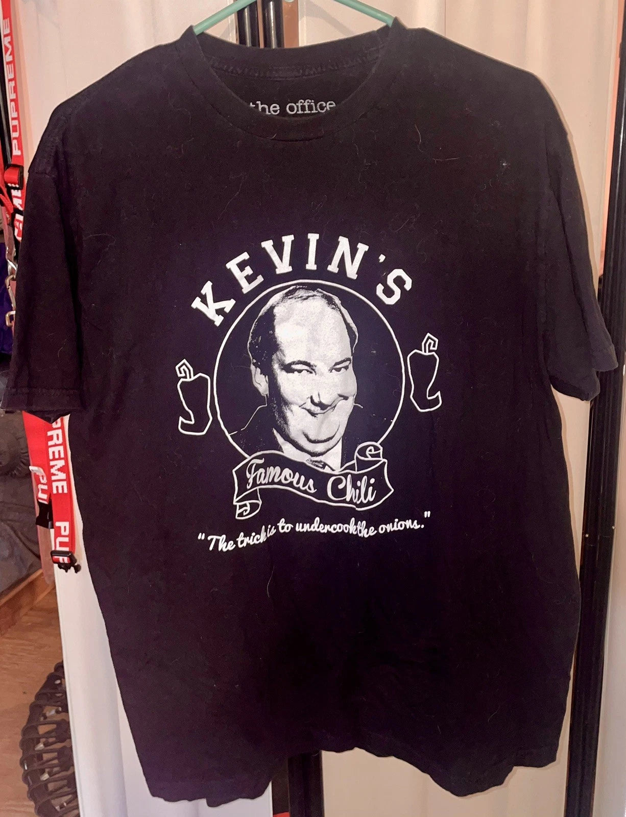 The Office: Kevin's Famous Chili Black T-Shirt Size L Unisex, Classic-Fit
