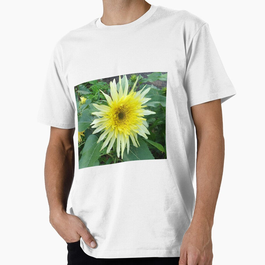 A simple yellow flower and I love it by Raigitam