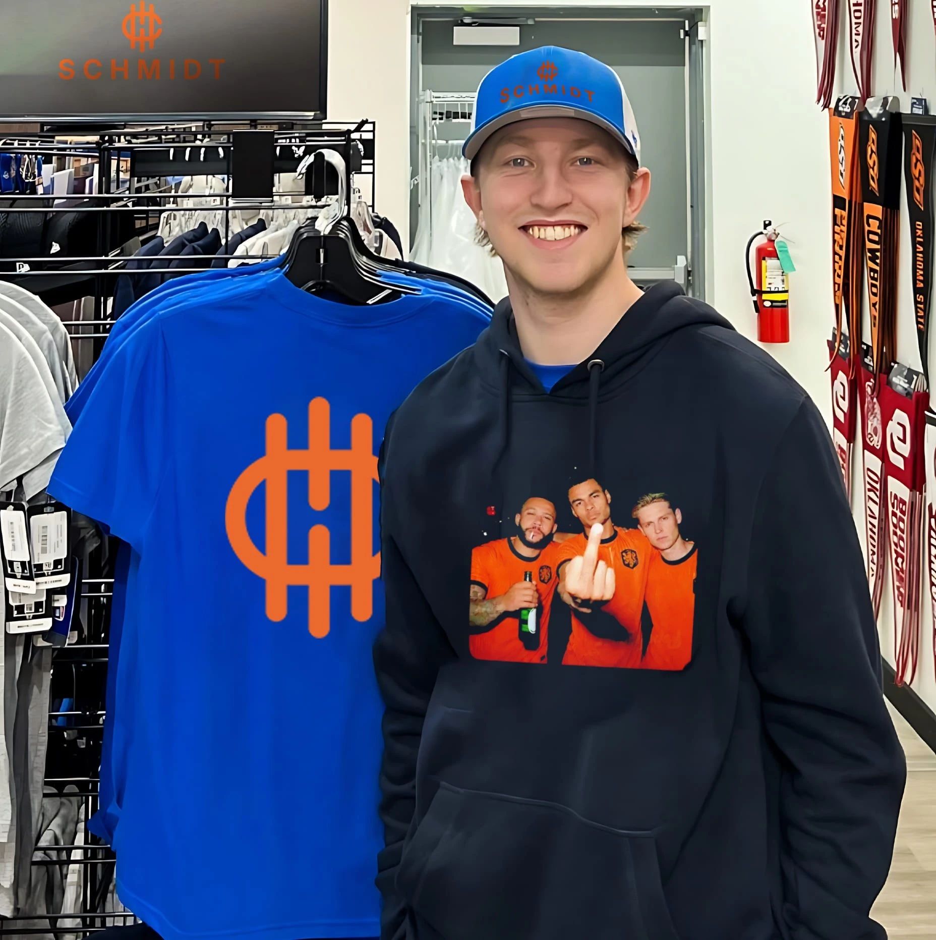 Memphis Depay Cody Gakpo and Frenkie de Jong Netherlands FC middle finger shirt