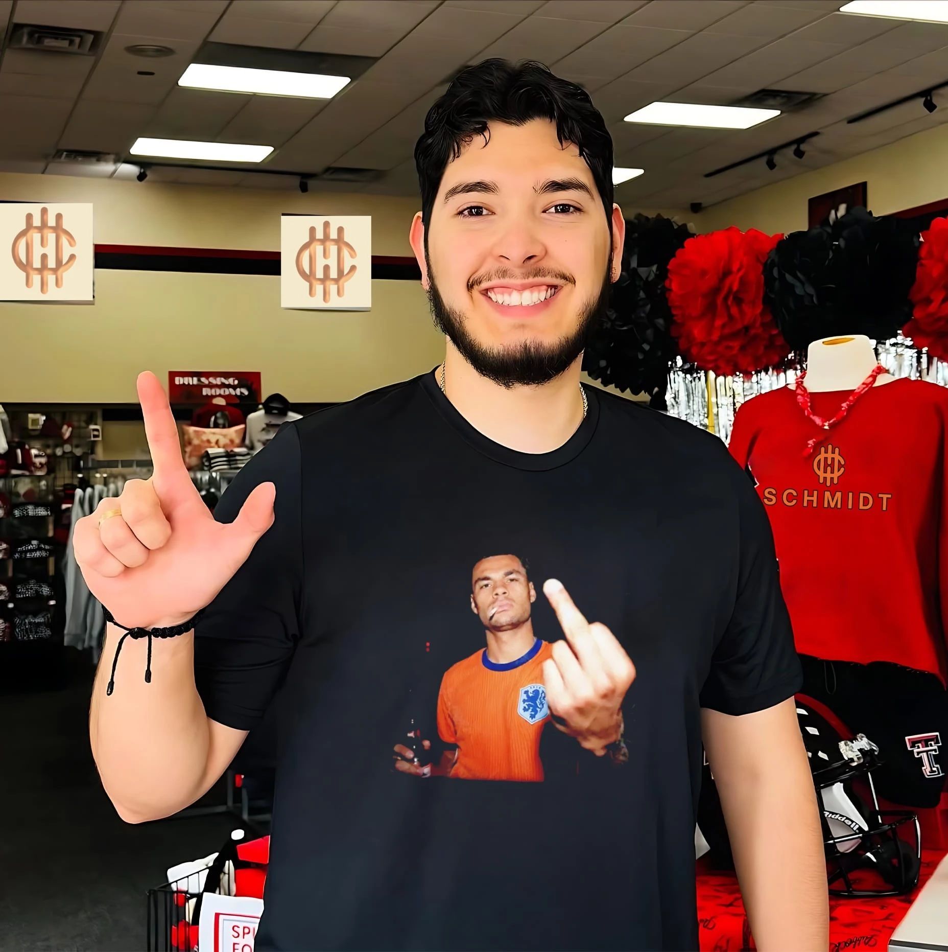 Cody Gakpo Netherlands National Football Team middle finger shirt